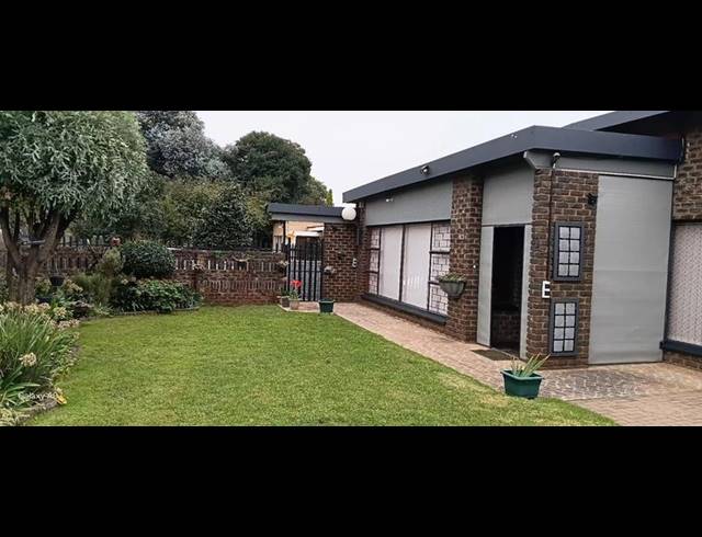 5 BEDROOM HOUSE FOR SALE IN DELMAS